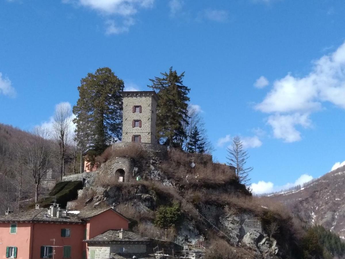 Вилла Torre Riva Dimora Storica Фьюмальбо Экстерьер фото